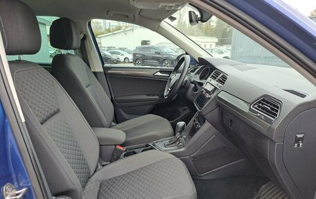 Volkswagen Tiguan II, 2018 год, 2 200 000 рублей, 13 фотография