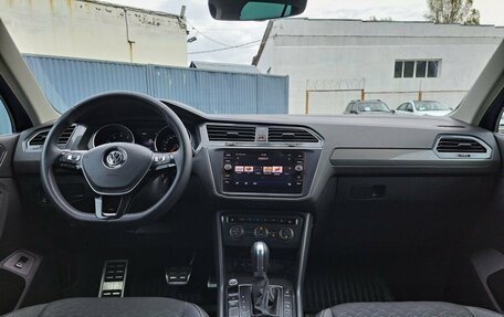 Volkswagen Tiguan II, 2018 год, 2 200 000 рублей, 17 фотография