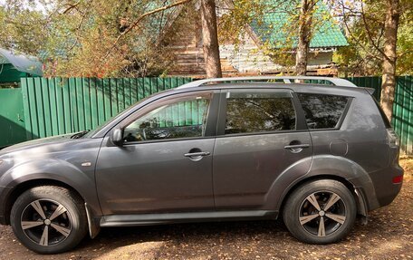 Mitsubishi Outlander III рестайлинг 3, 2009 год, 920 000 рублей, 2 фотография