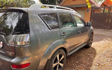 Mitsubishi Outlander III рестайлинг 3, 2009 год, 920 000 рублей, 4 фотография