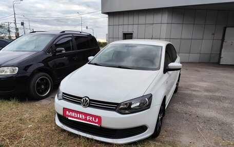 Volkswagen Polo VI (EU Market), 2014 год, 896 000 рублей, 2 фотография
