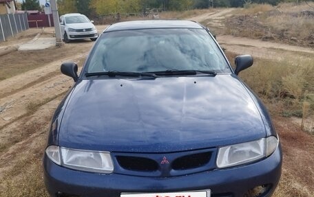 Mitsubishi Carisma I, 1998 год, 200 000 рублей, 1 фотография