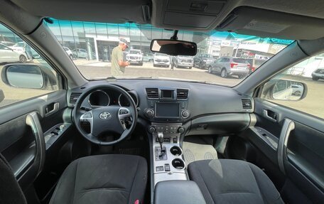 Toyota Highlander III, 2012 год, 2 100 000 рублей, 8 фотография