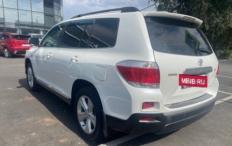 Toyota Highlander III, 2012 год, 2 100 000 рублей, 6 фотография