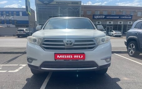 Toyota Highlander III, 2012 год, 2 100 000 рублей, 4 фотография