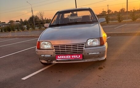 Opel Kadett E рестайлинг, 1986 год, 165 555 рублей, 1 фотография