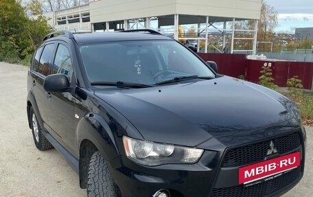 Mitsubishi Outlander III рестайлинг 3, 2011 год, 1 050 000 рублей, 2 фотография