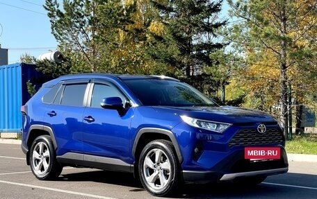 Toyota RAV4, 2021 год, 3 496 000 рублей, 2 фотография