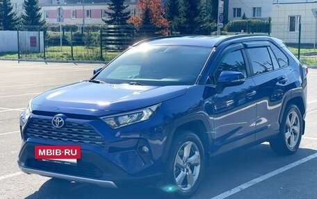Toyota RAV4, 2021 год, 3 496 000 рублей, 3 фотография