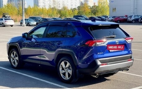 Toyota RAV4, 2021 год, 3 496 000 рублей, 10 фотография