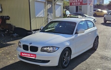BMW 1 серия, 2010 год, 899 000 рублей, 6 фотография
