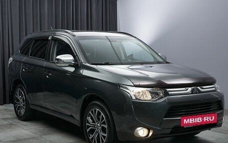 Mitsubishi Outlander III рестайлинг 3, 2013 год, 1 549 000 рублей, 3 фотография