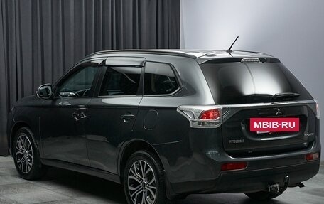 Mitsubishi Outlander III рестайлинг 3, 2013 год, 1 549 000 рублей, 6 фотография