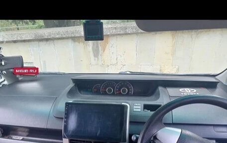 Toyota Noah III, 2010 год, 1 900 000 рублей, 3 фотография