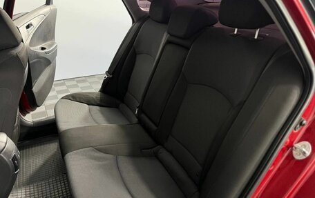 Hyundai Sonata VI, 2011 год, 905 000 рублей, 11 фотография