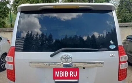 Toyota Noah III, 2010 год, 1 900 000 рублей, 8 фотография