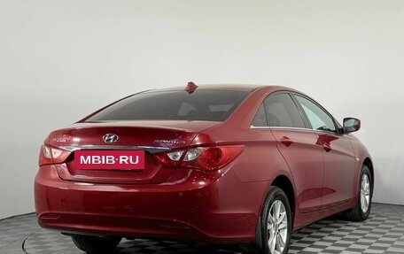 Hyundai Sonata VI, 2011 год, 905 000 рублей, 5 фотография