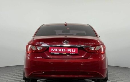 Hyundai Sonata VI, 2011 год, 905 000 рублей, 6 фотография