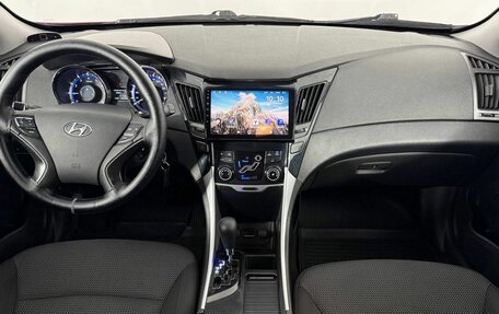 Hyundai Sonata VI, 2011 год, 905 000 рублей, 14 фотография