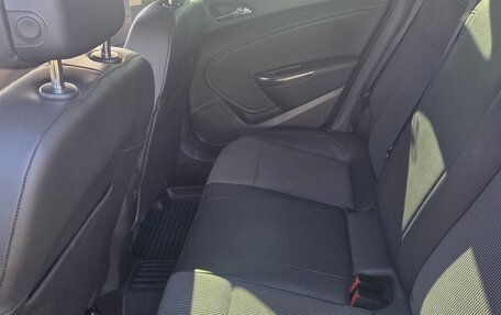 Opel Astra J, 2011 год, 650 000 рублей, 13 фотография