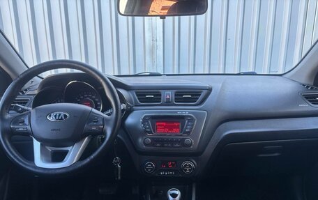KIA Rio III рестайлинг, 2013 год, 850 000 рублей, 10 фотография