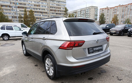 Volkswagen Tiguan II, 2020 год, 2 840 000 рублей, 11 фотография