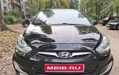 Hyundai Solaris II рестайлинг, 2011 год, 610 000 рублей, 1 фотография