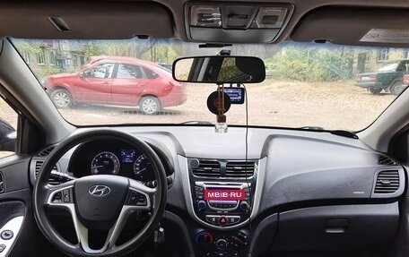 Hyundai Solaris II рестайлинг, 2011 год, 610 000 рублей, 5 фотография