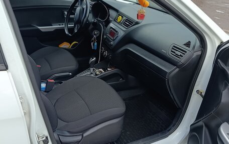 KIA Rio III рестайлинг, 2015 год, 900 000 рублей, 10 фотография