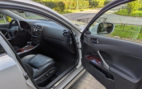 Lexus IS II рестайлинг 2, 2006 год, 1 300 000 рублей, 11 фотография