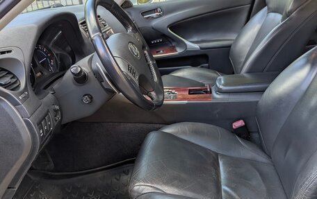 Lexus IS II рестайлинг 2, 2006 год, 1 300 000 рублей, 15 фотография
