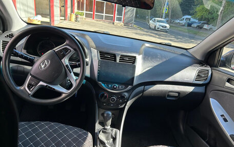 Hyundai Solaris II рестайлинг, 2011 год, 957 000 рублей, 10 фотография