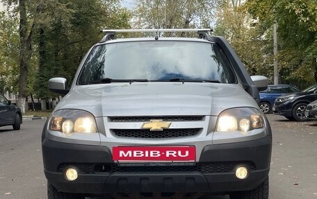 Chevrolet Niva I рестайлинг, 2018 год, 980 000 рублей, 3 фотография