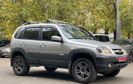 Chevrolet Niva I рестайлинг, 2018 год, 980 000 рублей, 5 фотография