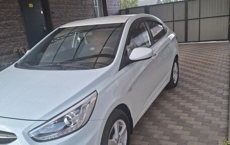 Hyundai Solaris II рестайлинг, 2013 год, 800 000 рублей, 9 фотография
