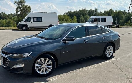 Chevrolet Malibu IX, 2020 год, 2 000 000 рублей, 3 фотография