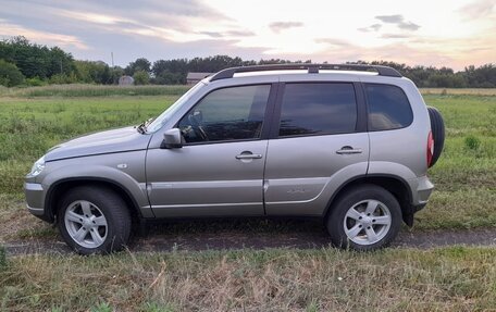 Chevrolet Niva I рестайлинг, 2013 год, 750 000 рублей, 2 фотография