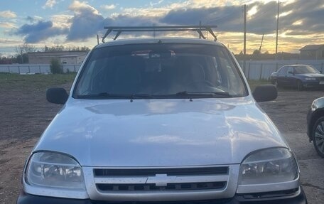 Chevrolet Niva I рестайлинг, 2003 год, 250 000 рублей, 1 фотография
