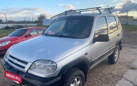 Chevrolet Niva I рестайлинг, 2003 год, 250 000 рублей, 2 фотография