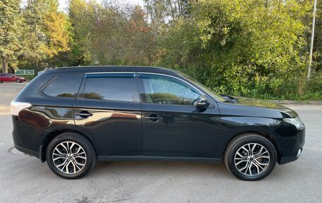 Mitsubishi Outlander III рестайлинг 3, 2012 год, 1 490 000 рублей, 4 фотография