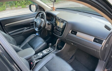 Mitsubishi Outlander III рестайлинг 3, 2012 год, 1 490 000 рублей, 12 фотография