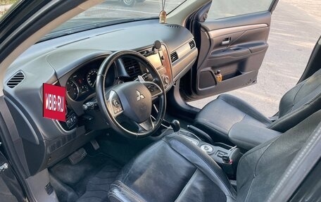 Mitsubishi Outlander III рестайлинг 3, 2012 год, 1 490 000 рублей, 11 фотография