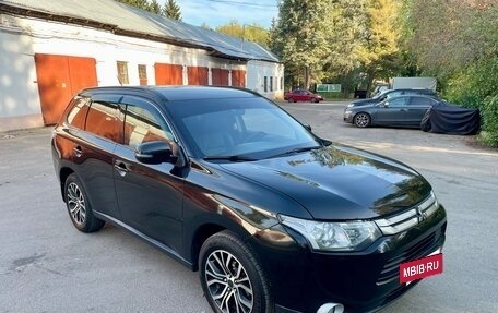 Mitsubishi Outlander III рестайлинг 3, 2012 год, 1 490 000 рублей, 3 фотография