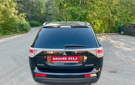 Mitsubishi Outlander III рестайлинг 3, 2012 год, 1 490 000 рублей, 6 фотография