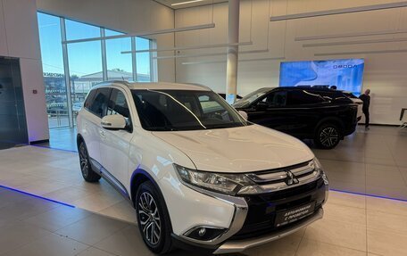 Mitsubishi Outlander III рестайлинг 3, 2015 год, 1 890 000 рублей, 7 фотография