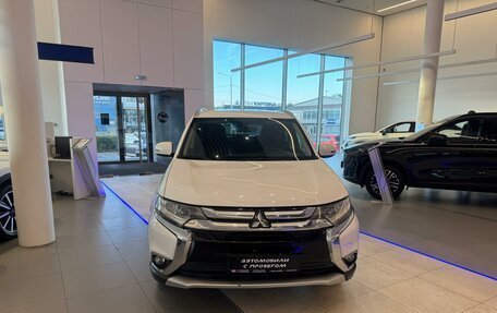 Mitsubishi Outlander III рестайлинг 3, 2015 год, 1 890 000 рублей, 8 фотография