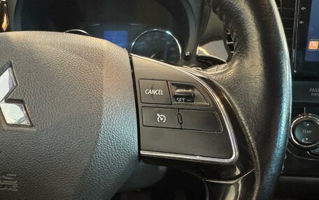 Mitsubishi Outlander III рестайлинг 3, 2015 год, 1 890 000 рублей, 9 фотография