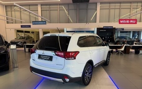 Mitsubishi Outlander III рестайлинг 3, 2015 год, 1 890 000 рублей, 5 фотография