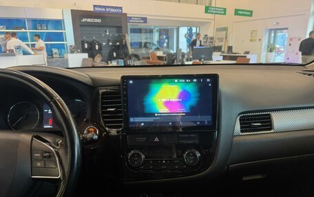 Mitsubishi Outlander III рестайлинг 3, 2015 год, 1 890 000 рублей, 15 фотография