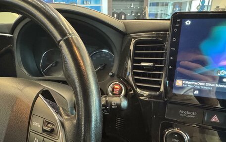Mitsubishi Outlander III рестайлинг 3, 2015 год, 1 890 000 рублей, 16 фотография